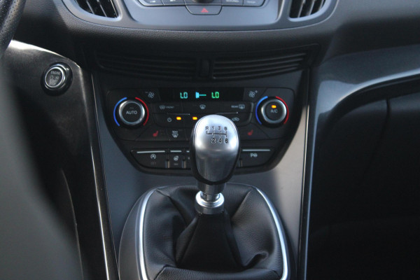 Ford Kuga 1.5 EcoBoost ST-line 120pk | Trekhaak | Winter pakket | Elektrische achterklep | Camera