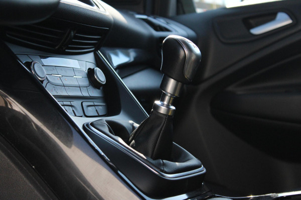 Ford Kuga 1.5 EcoBoost ST-line 120pk | Trekhaak | Winter pakket | Elektrische achterklep | Camera