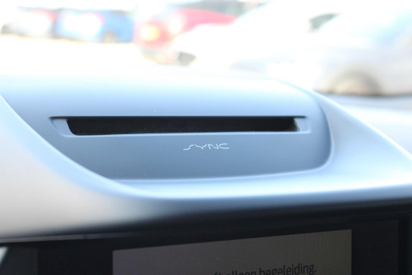 Ford Kuga 1.5 EcoBoost ST-line 120pk | Trekhaak | Winter pakket | Elektrische achterklep | Camera