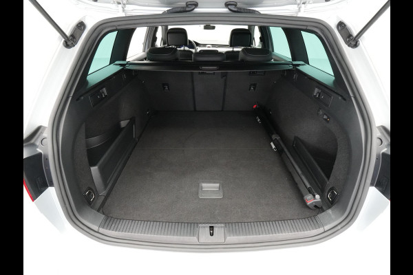 Volkswagen Passat Variant 1.4 TSI PHEV GTE Highline Navigatie Camera Dynaudio Trekhaak Stoelverwarming 243 Volkswagen Passat Variant 1.4 TSI PHEV GTE Highline Navigatie Camera Dynaudio Trekhaak Stoelverwarming 243