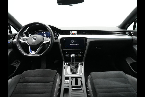 Volkswagen Passat Variant 1.4 TSI PHEV GTE Highline Navigatie Camera Dynaudio Trekhaak Stoelverwarming 243 Volkswagen Passat Variant 1.4 TSI PHEV GTE Highline Navigatie Camera Dynaudio Trekhaak Stoelverwarming 243