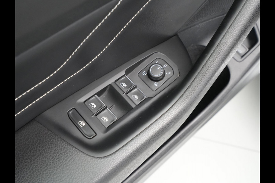 Volkswagen Passat Variant 1.4 TSI PHEV GTE Highline Navigatie Camera Dynaudio Trekhaak Stoelverwarming 243 Volkswagen Passat Variant 1.4 TSI PHEV GTE Highline Navigatie Camera Dynaudio Trekhaak Stoelverwarming 243