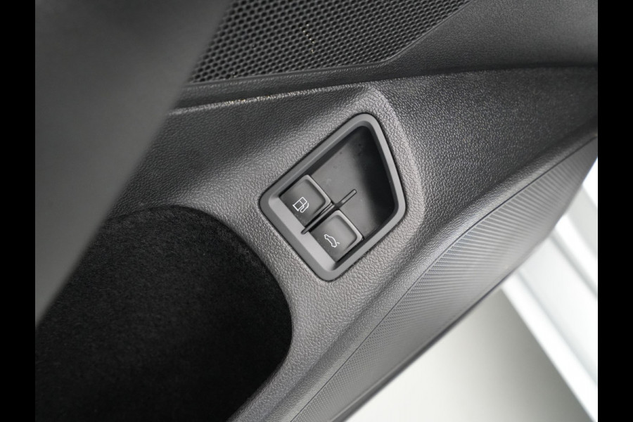 Volkswagen Passat Variant 1.4 TSI PHEV GTE Highline Navigatie Camera Dynaudio Trekhaak Stoelverwarming 243 Volkswagen Passat Variant 1.4 TSI PHEV GTE Highline Navigatie Camera Dynaudio Trekhaak Stoelverwarming 243