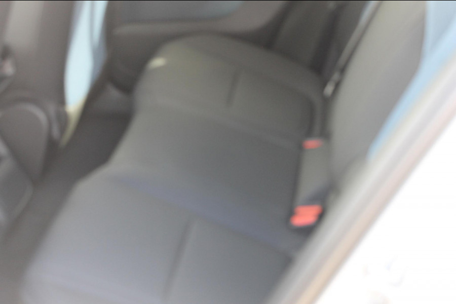 Volvo EX30 Single Motor Extended Range Plus 69 kWh Adaptieve cruise control / Semi elektrisch wegklapbare trekhaak / Extra getinte ramen vanaf de B-stijl / Verwarmbare voorstoelen / Verwarmbaar stuurwiel