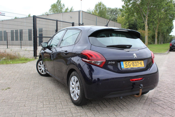 Peugeot 208 1.2 PureTech Blue Lion NAP,, AIRCO ,,MULTIMEDIA ,,NAVI,, LED ,,PARKEERSENSOREN TREKHAAK
