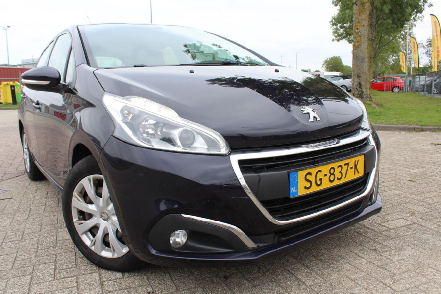 Peugeot 208 1.2 PureTech Blue Lion NAP,, AIRCO ,,MULTIMEDIA ,,NAVI,, LED ,,PARKEERSENSOREN TREKHAAK