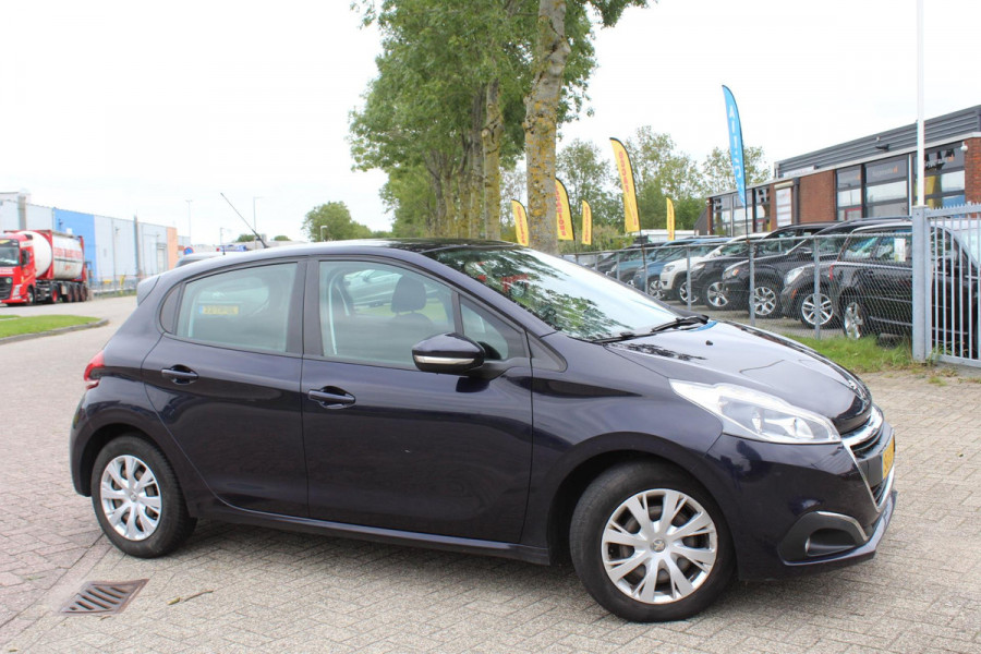 Peugeot 208 1.2 PureTech Blue Lion NAP,, AIRCO ,,MULTIMEDIA ,,NAVI,, LED ,,PARKEERSENSOREN TREKHAAK