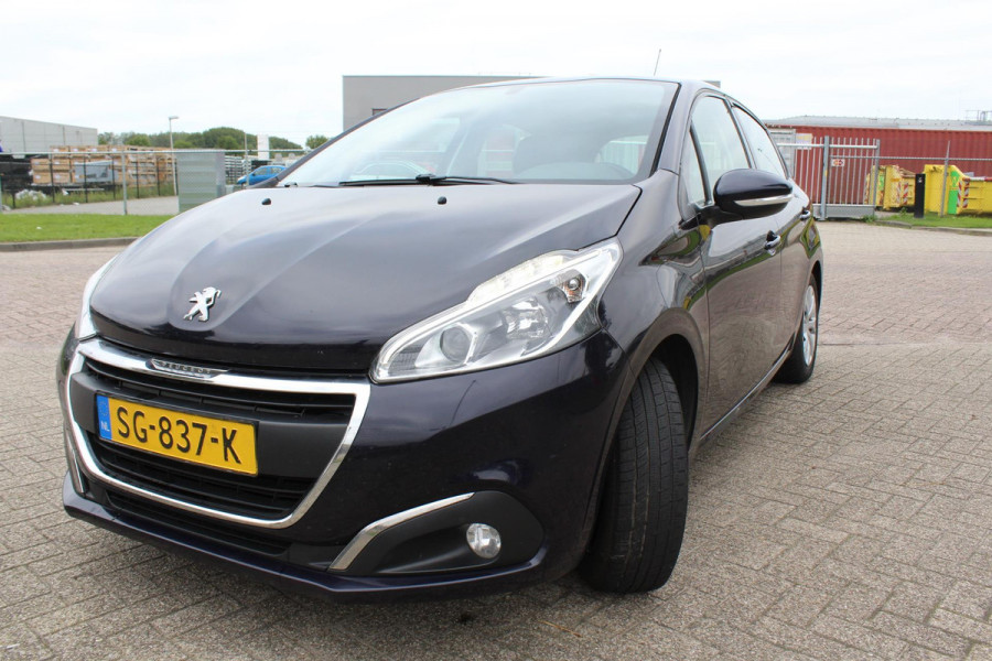 Peugeot 208 1.2 PureTech Blue Lion NAP,, AIRCO ,,MULTIMEDIA ,,NAVI,, LED ,,PARKEERSENSOREN TREKHAAK