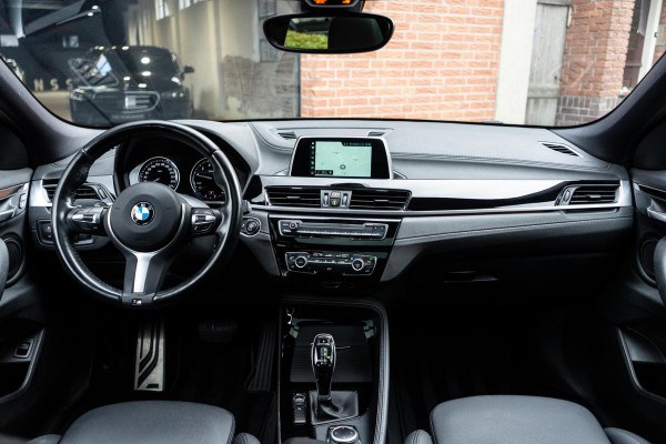 BMW X2 sDrive18i High Executive M-Sport Pano / Leer / Sfeer