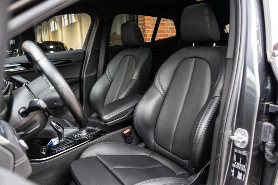 BMW X2 sDrive18i High Executive M-Sport Pano / Leer / Sfeer