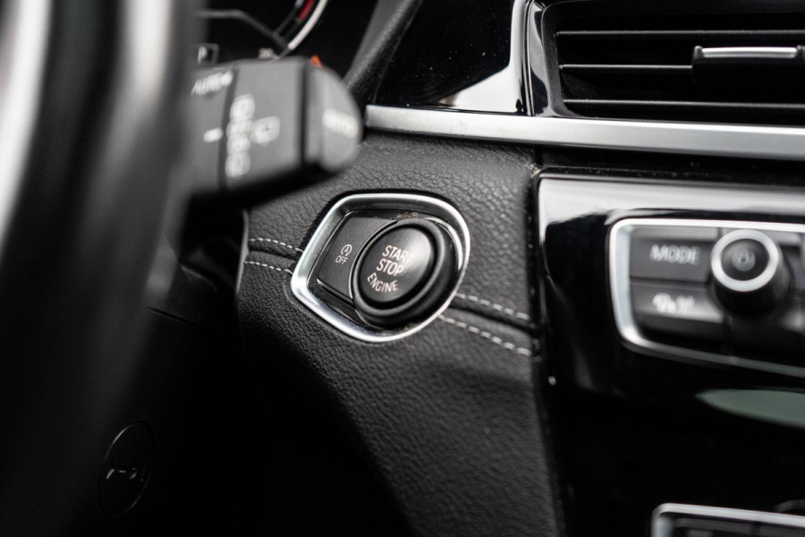 BMW X2 sDrive18i High Executive M-Sport Pano / Leer / Sfeer