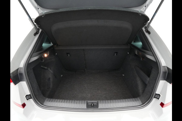 Škoda Kamiq 1.0 TSI Sport Business Panoramadak DAB PDC