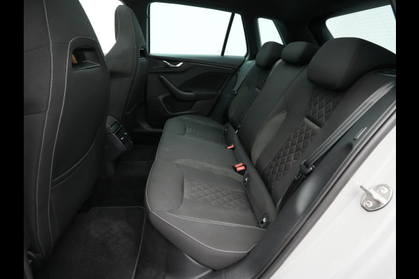 Škoda Kamiq 1.0 TSI Sport Business Panoramadak DAB PDC
