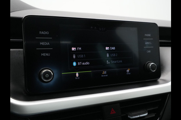 Škoda Kamiq 1.0 TSI Sport Business Panoramadak DAB PDC
