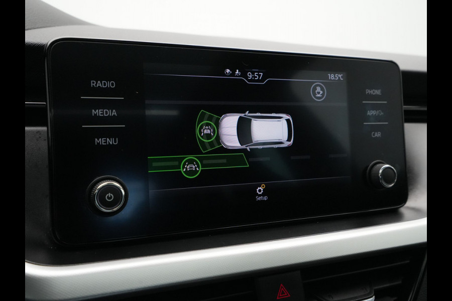 Škoda Kamiq 1.0 TSI Sport Business Panoramadak DAB PDC