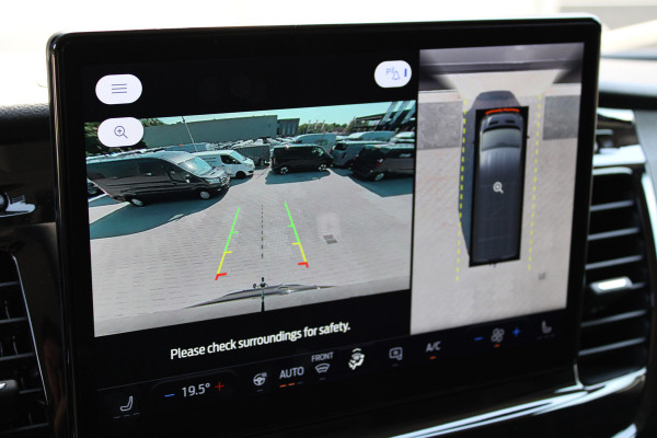 Ford Transit 350 2.0 TDCI L4H3 Trend 165pk RWD - 3500kg trekgewicht - Dubbellucht - 360 Camera - ACC - Trekhaak - Navigatie - Carplay - Rijkl