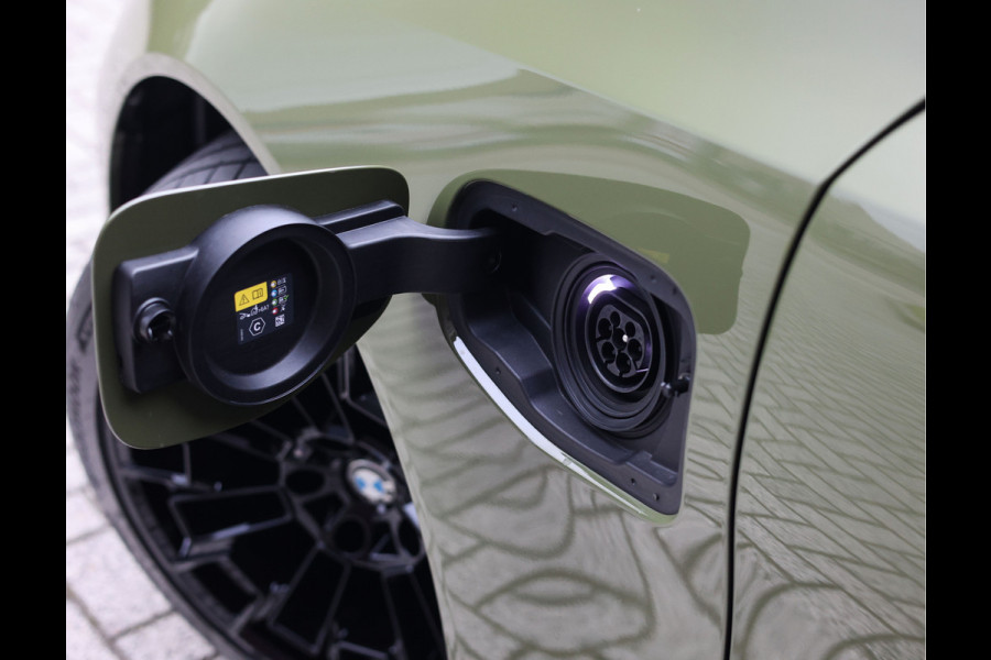 BMW 5 Serie Touring M5 | Direct leverbaar - Urban Green - Drivers Pack