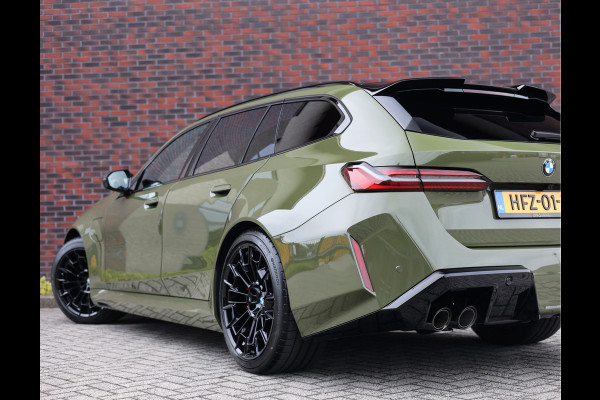 BMW 5 Serie Touring M5 | Direct leverbaar - Urban Green - Drivers Pack