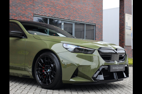 BMW 5 Serie Touring M5 | Direct leverbaar - Urban Green - Drivers Pack