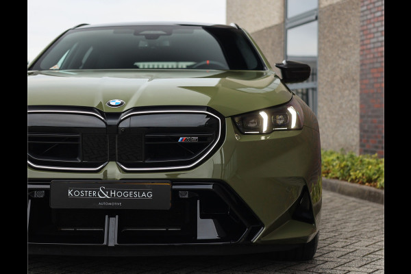 BMW 5 Serie Touring M5 | Direct leverbaar - Urban Green - Drivers Pack