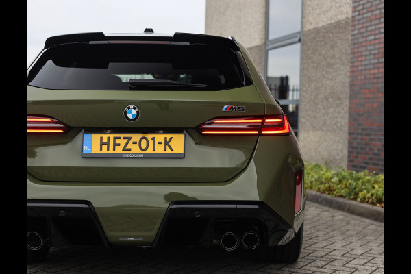 BMW 5 Serie Touring M5 | Direct leverbaar - Urban Green - Drivers Pack