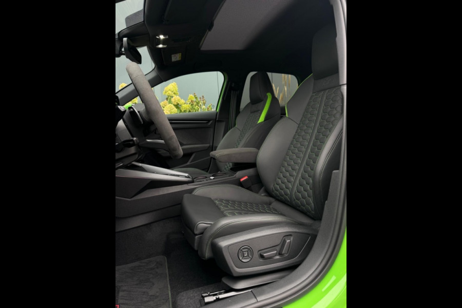 Audi RS3 Sportback 2.5 TFSI RS 3 quatt. NIEUW PANO NAVI CAMERA SPORTVELGEN