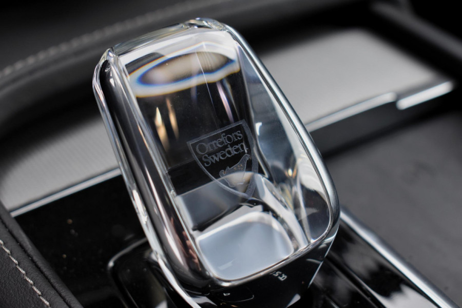 Volvo S90 2.0 B4 197PK Aut. Plus Dark | BLiS | Navi | Camera | Leder | Incl. garantie