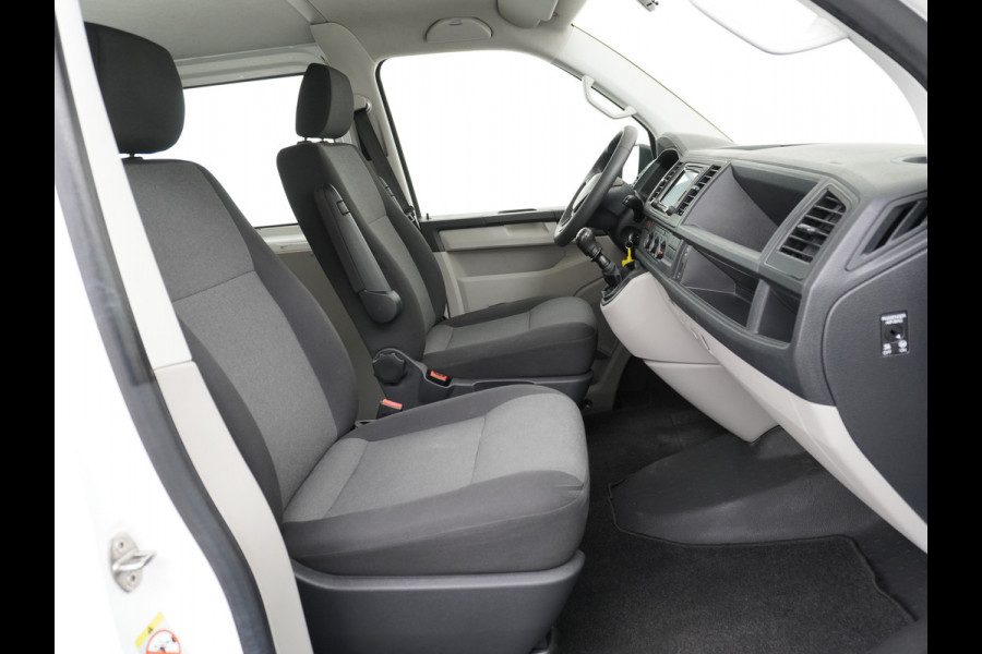 Volkswagen Transporter 2.0TDI L2H1 DUBBELE CABINE Apple Carplay Android Auto Trekhaak Airco Comfortline Betonplex Vloer Lat om Lat betimmering Euro 6 Schuifdeur Origineel Nederlandse Auto