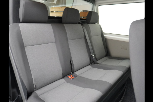 Volkswagen Transporter 2.0TDI L2H1 DUBBELE CABINE Apple Carplay Android Auto Trekhaak Airco Comfortline Betonplex Vloer Lat om Lat betimmering Euro 6 Schuifdeur Origineel Nederlandse Auto