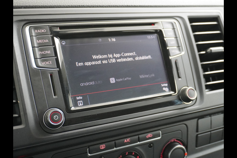 Volkswagen Transporter 2.0TDI L2H1 DUBBELE CABINE Apple Carplay Android Auto Trekhaak Airco Comfortline Betonplex Vloer Lat om Lat betimmering Euro 6 Schuifdeur Origineel Nederlandse Auto