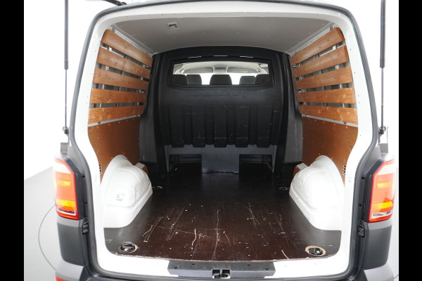 Volkswagen Transporter 2.0TDI L2H1 DUBBELE CABINE Apple Carplay Android Auto Trekhaak Airco Comfortline Betonplex Vloer Lat om Lat betimmering Euro 6 Schuifdeur Origineel Nederlandse Auto