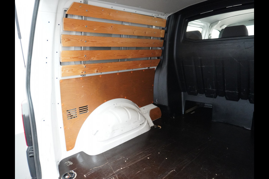 Volkswagen Transporter 2.0TDI L2H1 DUBBELE CABINE Apple Carplay Android Auto Trekhaak Airco Comfortline Betonplex Vloer Lat om Lat betimmering Euro 6 Schuifdeur Origineel Nederlandse Auto