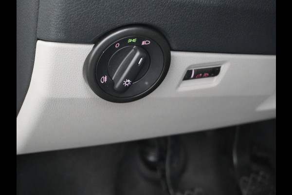 Volkswagen Transporter 2.0TDI L2H1 DUBBELE CABINE Apple Carplay Android Auto Trekhaak Airco Comfortline Betonplex Vloer Lat om Lat betimmering Euro 6 Schuifdeur Origineel Nederlandse Auto