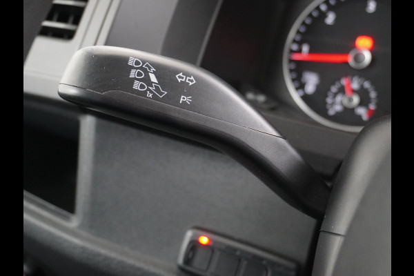 Volkswagen Transporter 2.0TDI L2H1 DUBBELE CABINE Apple Carplay Android Auto Trekhaak Airco Comfortline Betonplex Vloer Lat om Lat betimmering Euro 6 Schuifdeur Origineel Nederlandse Auto