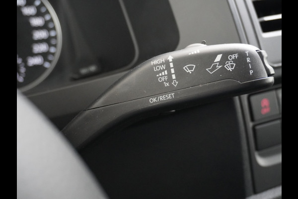 Volkswagen Transporter 2.0TDI L2H1 DUBBELE CABINE Apple Carplay Android Auto Trekhaak Airco Comfortline Betonplex Vloer Lat om Lat betimmering Euro 6 Schuifdeur Origineel Nederlandse Auto