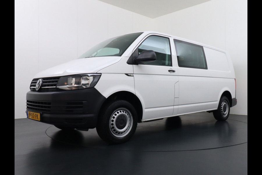Volkswagen Transporter 2.0TDI L2H1 DUBBELE CABINE Apple Carplay Android Auto Trekhaak Airco Comfortline Betonplex Vloer Lat om Lat betimmering Euro 6 Schuifdeur Origineel Nederlandse Auto