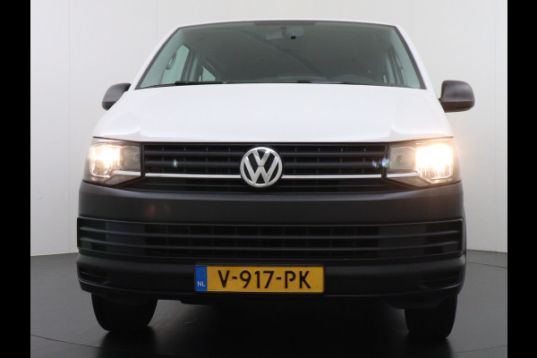 Volkswagen Transporter 2.0TDI L2H1 DUBBELE CABINE Apple Carplay Android Auto Trekhaak Airco Comfortline Betonplex Vloer Lat om Lat betimmering Euro 6 Schuifdeur Origineel Nederlandse Auto