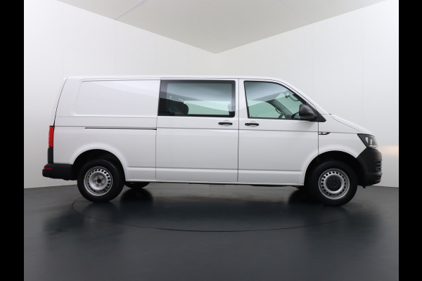 Volkswagen Transporter 2.0TDI L2H1 DUBBELE CABINE Apple Carplay Android Auto Trekhaak Airco Comfortline Betonplex Vloer Lat om Lat betimmering Euro 6 Schuifdeur Origineel Nederlandse Auto