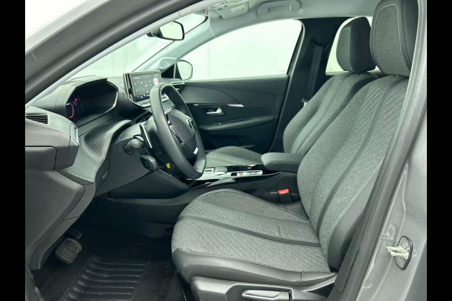 Peugeot 208 1.2 Hybrid 100PK Automaat Allure | Navigatie | Apple Carplay/Android Auto | Airco | Camera | Parkeer sensoren | Cruise Control | Led | Lichtmetalen Velgen