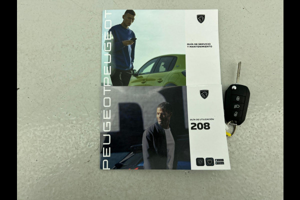 Peugeot 208 1.2 Hybrid 100PK Automaat Allure | Navigatie | Apple Carplay/Android Auto | Airco | Camera | Parkeer sensoren | Cruise Control | Led | Lichtmetalen Velgen