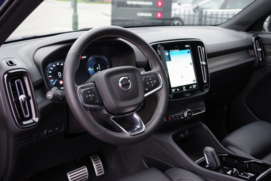 Volvo XC40 1.5 T4 Recharge R-Design 211 PK PHEV, Leder, Harman/Kardon Sound, Adap. Cruise Control, Winterpakket, Camera