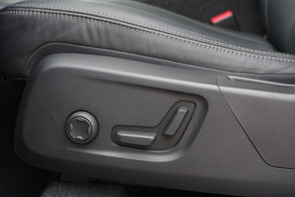 Volvo XC40 1.5 T4 Recharge R-Design 211 PK PHEV, Leder, Harman/Kardon Sound, Adap. Cruise Control, Winterpakket, Camera