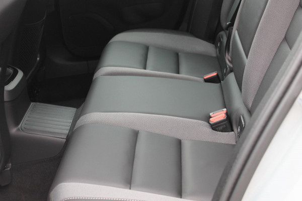 Volvo V60 T6350PK Autm. Plug-in hybrid AWD Plus Dark Long Range / Google infotainment / Semi elekrisch wegklapbare trekhaak / Verwarmbare voorruit / Elektrisch bedienbare voorstoelen met geheugen / Verwarmbare voorstoelen