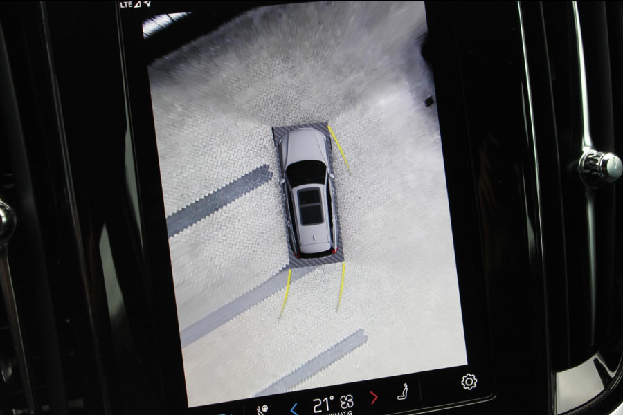 Volvo V60 T6350PK Autm. Plug-in hybrid AWD Plus Dark Long Range / Google infotainment / Semi elekrisch wegklapbare trekhaak / Verwarmbare voorruit / Elektrisch bedienbare voorstoelen met geheugen / Verwarmbare voorstoelen