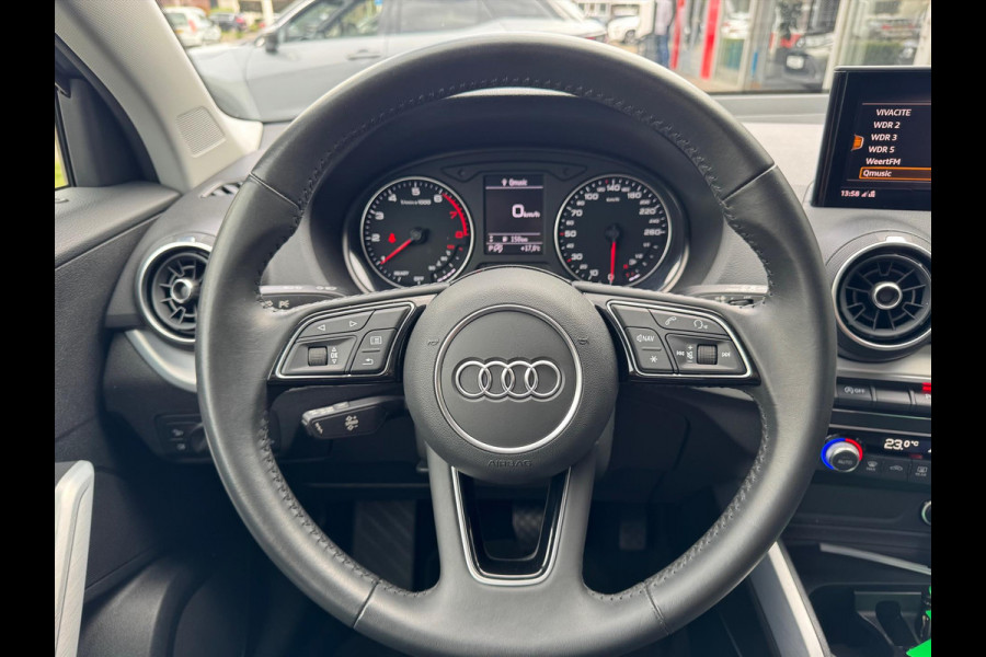 Audi Q2 35 TFSI 150pk S tronic | Navigatie, Parkeersensoren, Parkeercamera, Stoelverwarming, Startknop, 17 inch, Cruise control