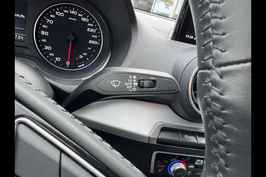 Audi Q2 35 TFSI 150pk S tronic | Navigatie, Parkeersensoren, Parkeercamera, Stoelverwarming, Startknop, 17 inch, Cruise control