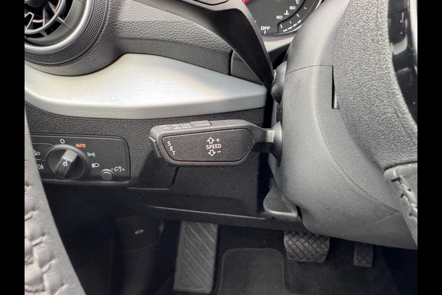 Audi Q2 35 TFSI 150pk S tronic | Navigatie, Parkeersensoren, Parkeercamera, Stoelverwarming, Startknop, 17 inch, Cruise control