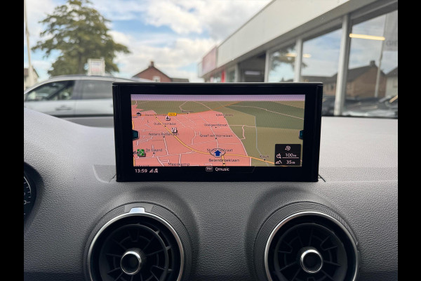 Audi Q2 35 TFSI 150pk S tronic | Navigatie, Parkeersensoren, Parkeercamera, Stoelverwarming, Startknop, 17 inch, Cruise control