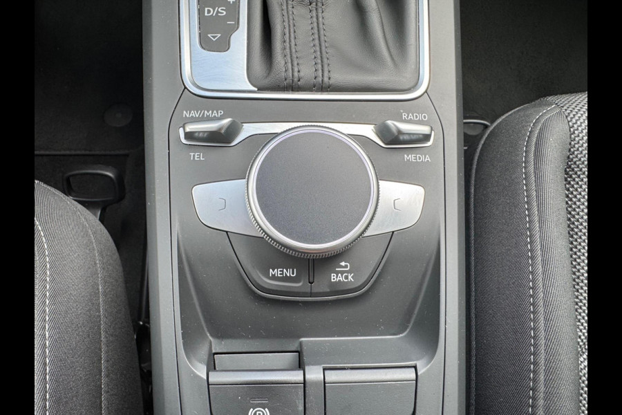 Audi Q2 35 TFSI 150pk S tronic | Navigatie, Parkeersensoren, Parkeercamera, Stoelverwarming, Startknop, 17 inch, Cruise control