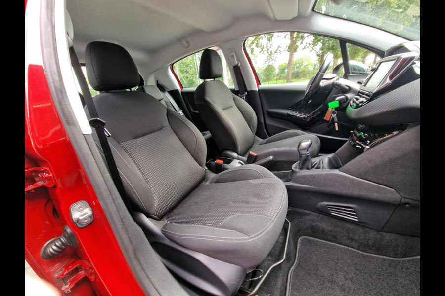 Peugeot 208 1.2 PureTech Allure|Clima|Trekhaak|Navi|PDC|eerste-eigenaar|